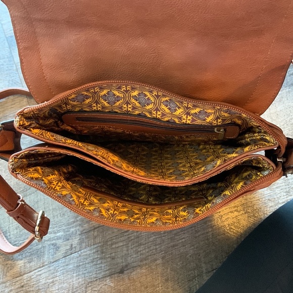 ALYSSA Faux Leather‎ Brown Flap Close Crossbody Bag - Picture 7 of 9